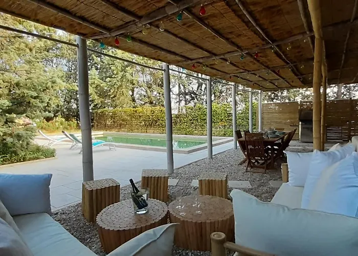 Mas Saint Joseph * Meynes